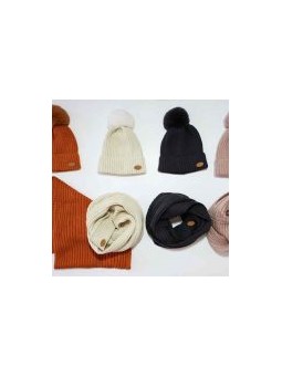 Conxunto colo e gorro