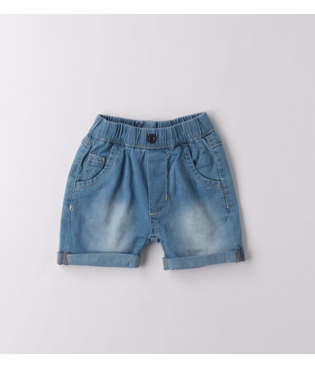 Pantalón curto vaqueiro