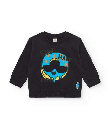 Sudadera negra con skate